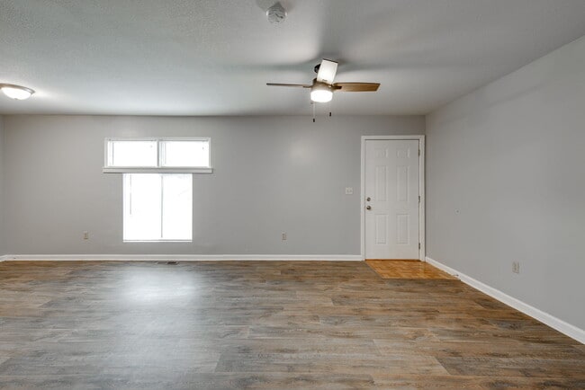 Photo - 800 Lullwater Rd Unit 804