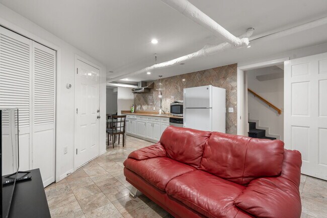 Building Photo - 407A Broadway Unit B Rental