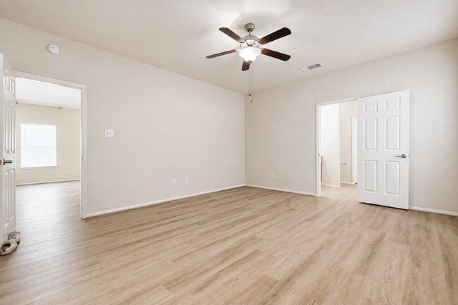 Photo - 10311 Whisper Bluff Dr