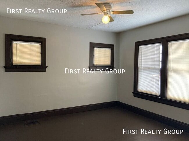 Photo - 352 Illinois Ave