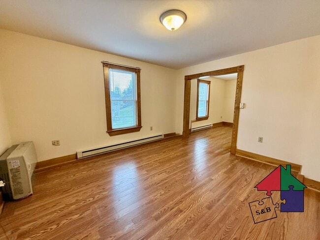 Building Photo - 2 School St Unit 2