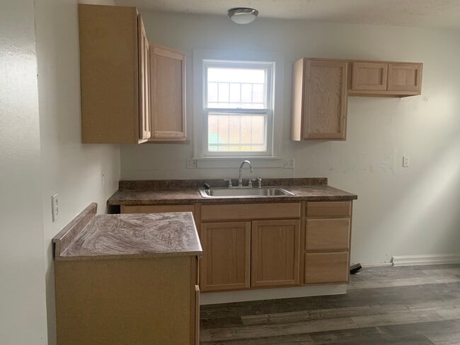 Photo - 1084 E 20th Ave