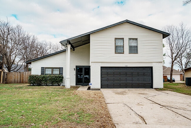 Photo - 1121 Via Del Rey