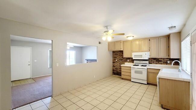 Photo - 7123 Clearwater Ave