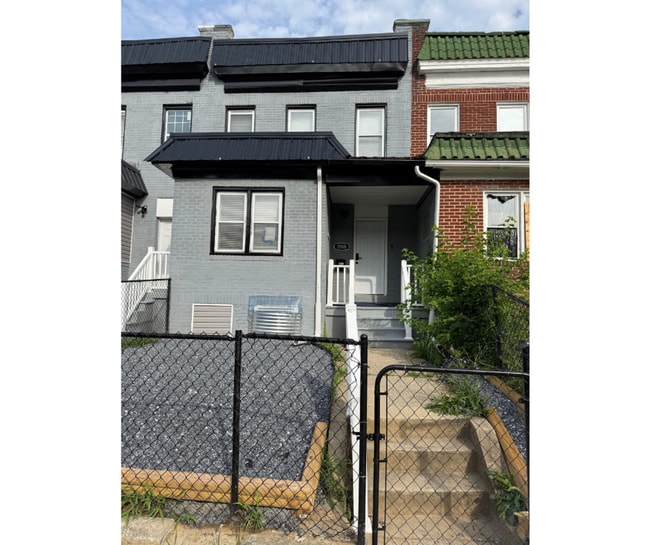 Building Photo - 3506 Lucille Ave Unit 1C AVAILABLE $550 1C