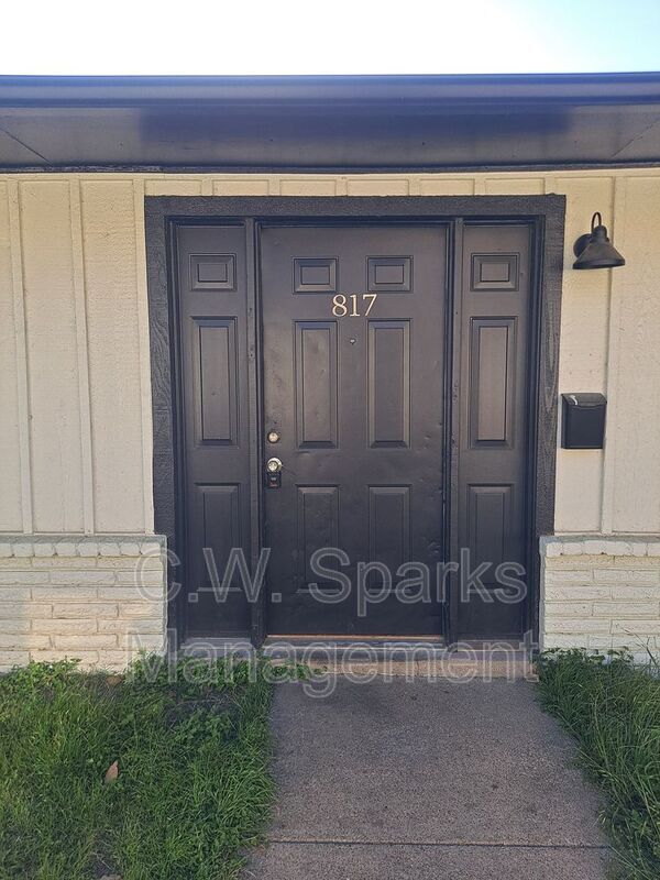 Photo - 817 Bluebird Dr