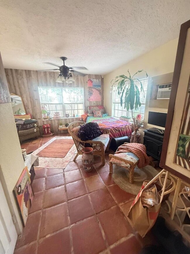 Photo - 407 W Palm St