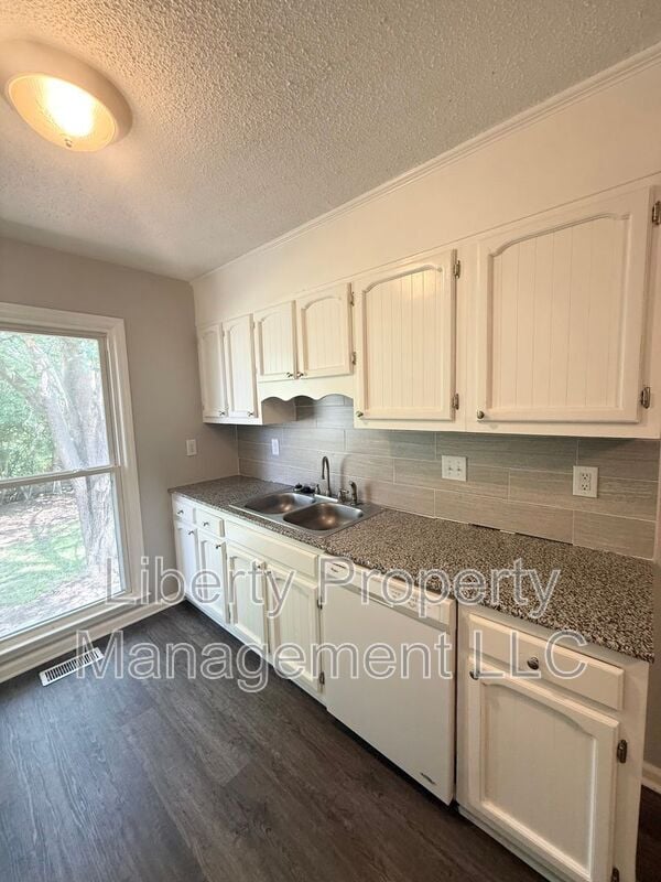 Photo - 512 Nottingham Dr