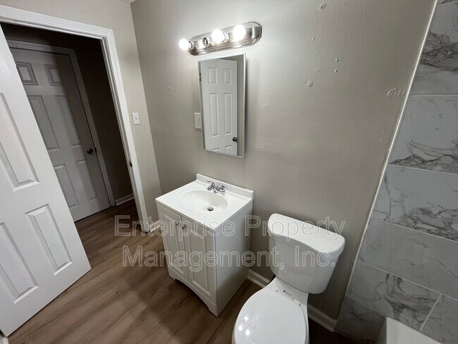 Photo - 865 Haynes St