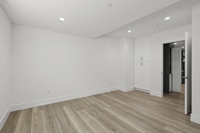 Photo - Sawtelle Pearl by Wiseman