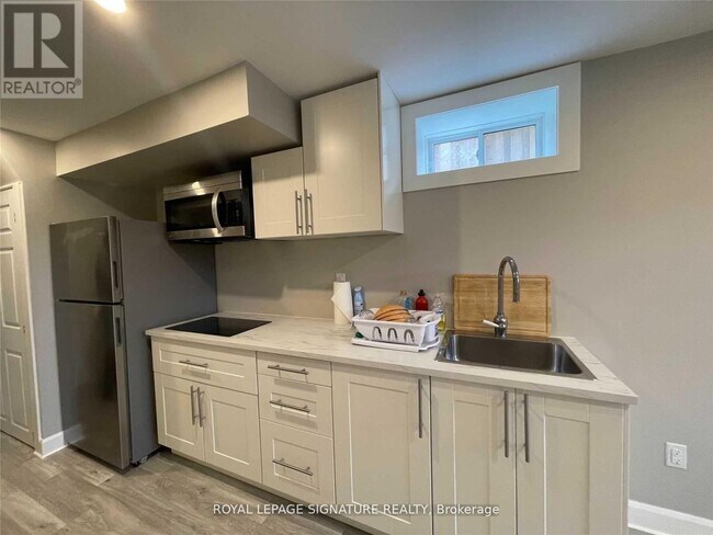 Photo - 174 Wagner Crescent