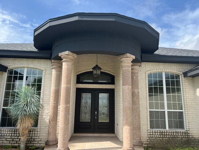 Photo - 420 W Palm Dr