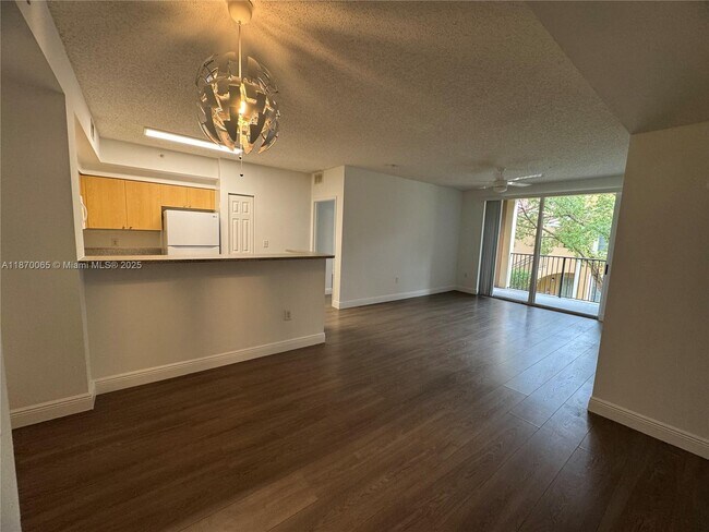 Photo - 8020 N Nob Hill Rd Unit 204