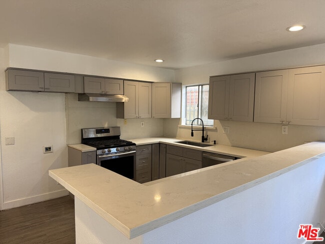 Photo - 1505 S Dunsmuir Ave