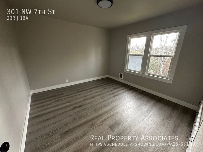 Photo - 301 NW 7th St