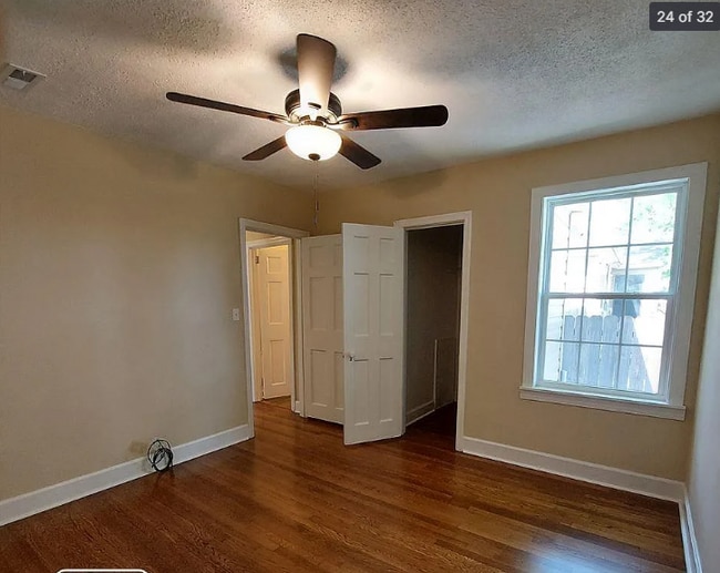 916 9th Ave SE