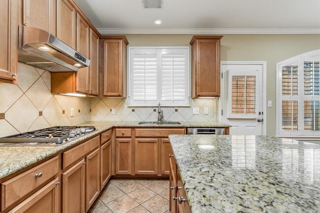 Photo - 601 12 Oaks Ln