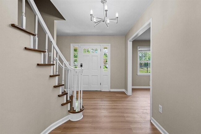 Photo - 725 Temple Ct