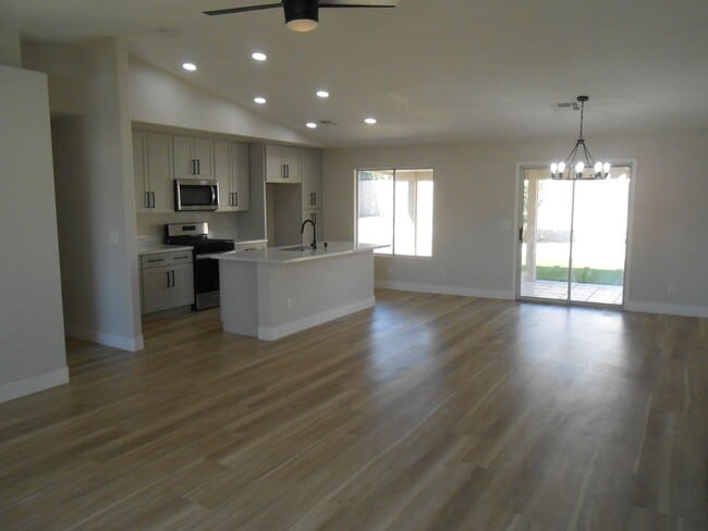 571 Grape Dr