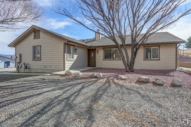 Building Photo - 3 Bedroom, 2 Bathroom Home in Prescott Val...