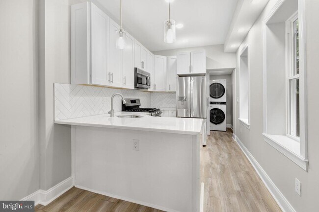 Photo - 2313 Turner St