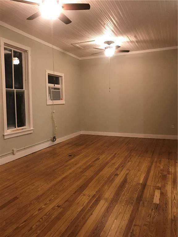 Photo - 1006 Main St