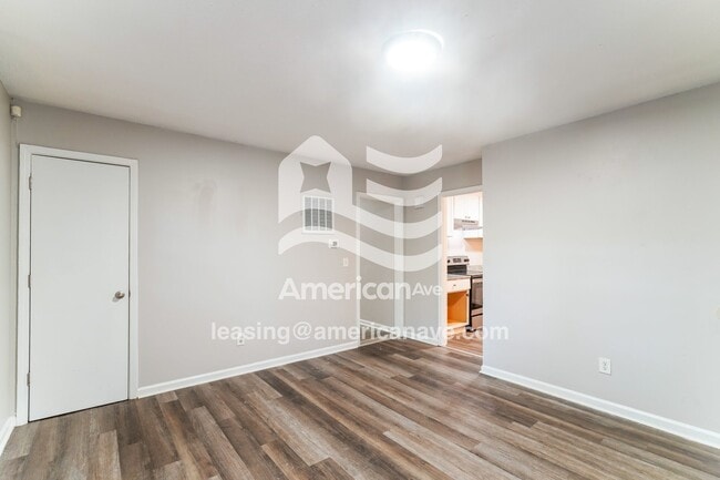 Photo - 912 Old Oak Dr