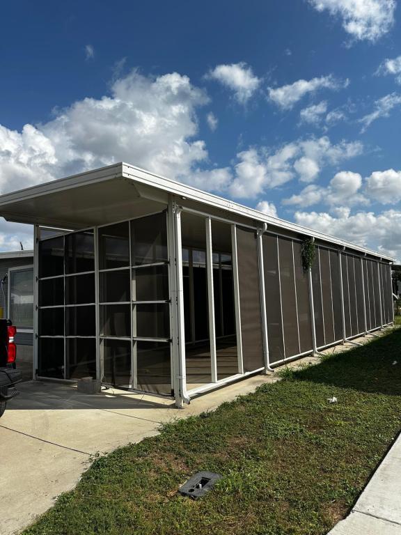 Photo - 300 S 1st St