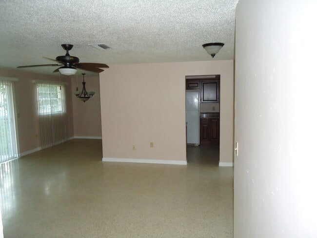 Living and dining rooms - 1622 S Hermitage Rd