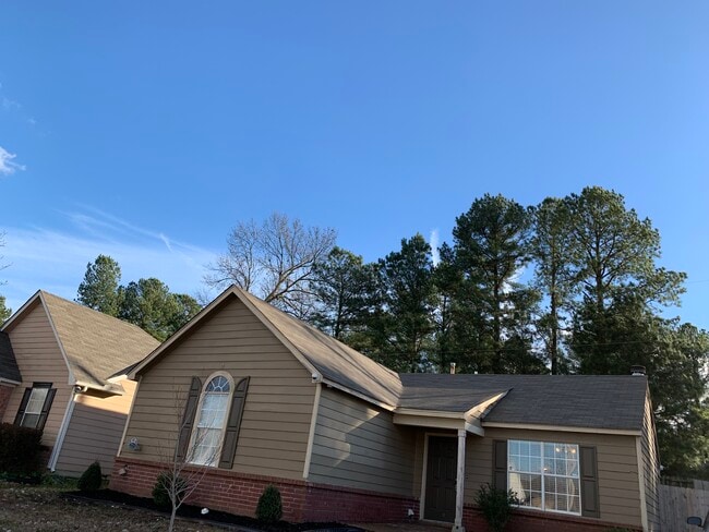 Building Photo - 6899 Lagrange Cir S Rental