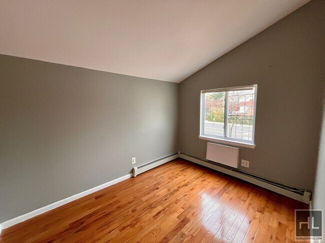 Photo - CASTLE HILL AVENUE, BRONX Unidad 2