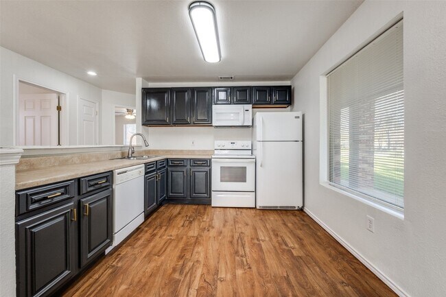 Photo - 812 Driftwood Dr