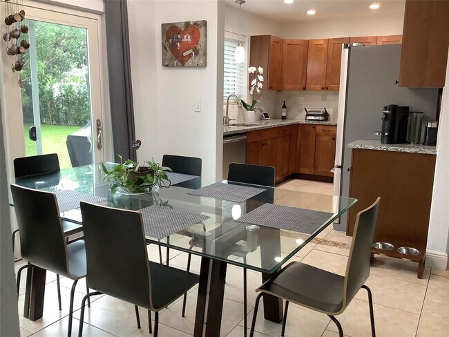 Photo - 8881 SW 21st St