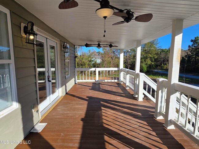 Photo - 412 Robert St