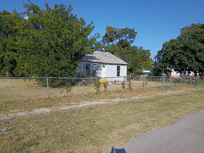 Photo - 221 S Central Ave