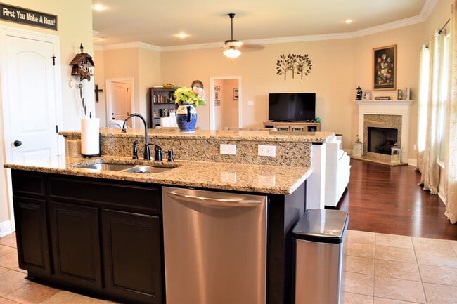 Photo - 324 Camelback Dr