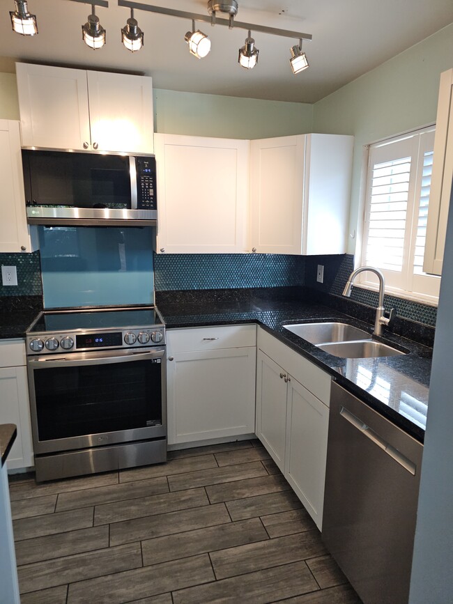 Kitchen - 2925 Lichen Ln Condo Unit A