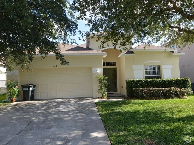 Building Photo - ROBINSON HILLS: 3 bed/2 bath, 2 Car Garage... Rental