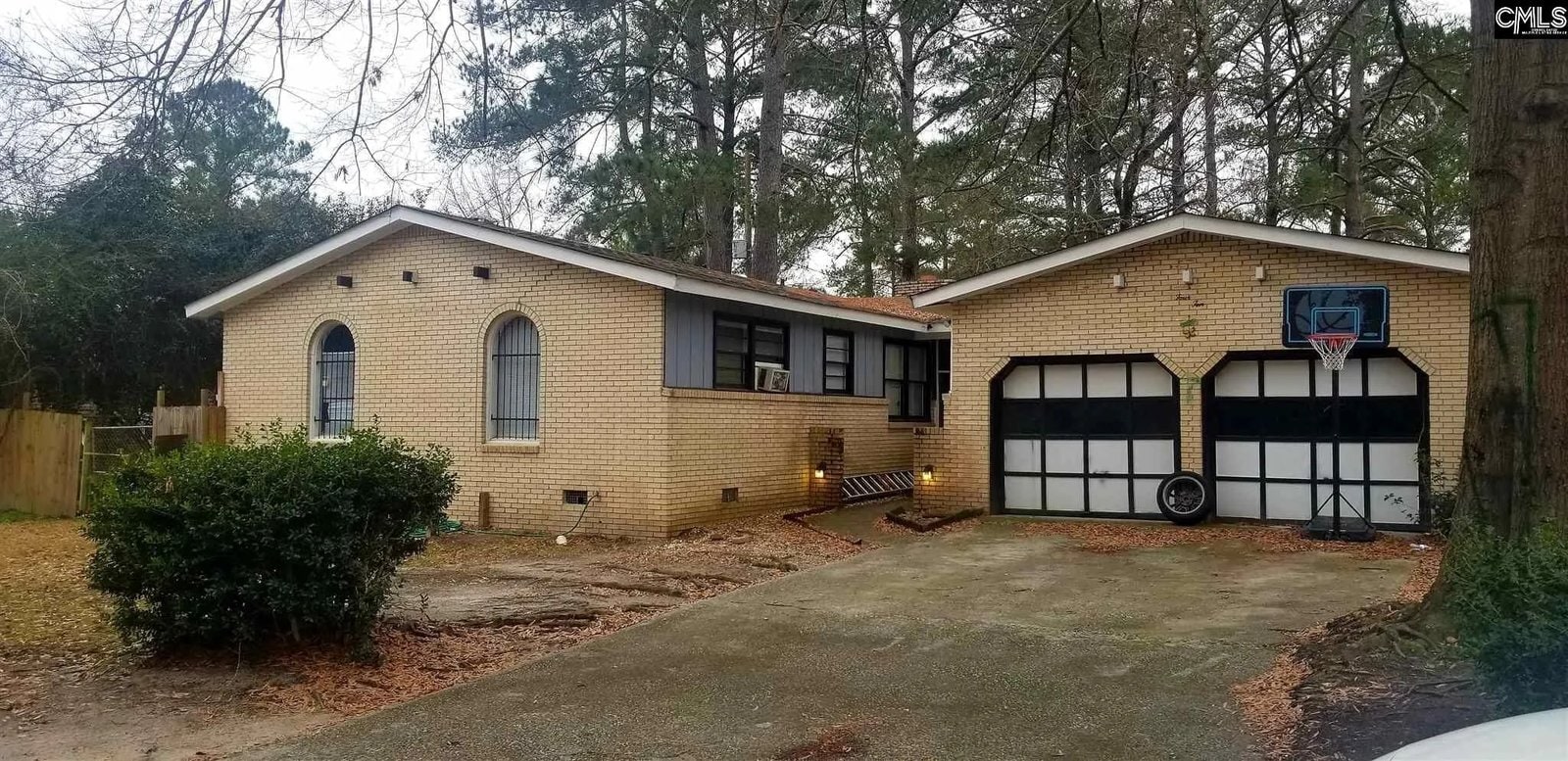 Photo - 410 Ravenscroft Rd