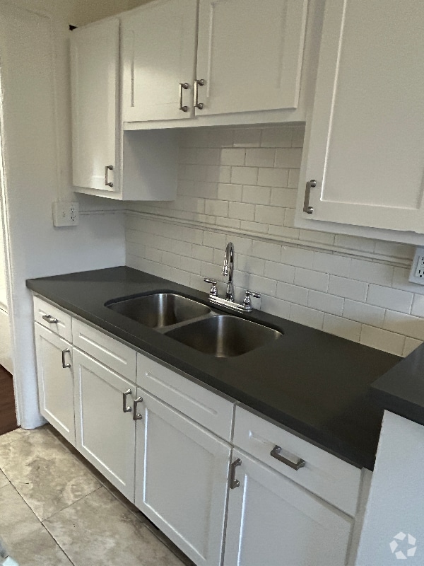 Building Photo - 1845 N Gramercy Pl Unit 2007 Rental