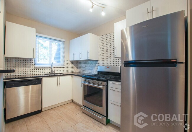 Building Photo - 767 Greenwood Ave NE Unit 1 Rental