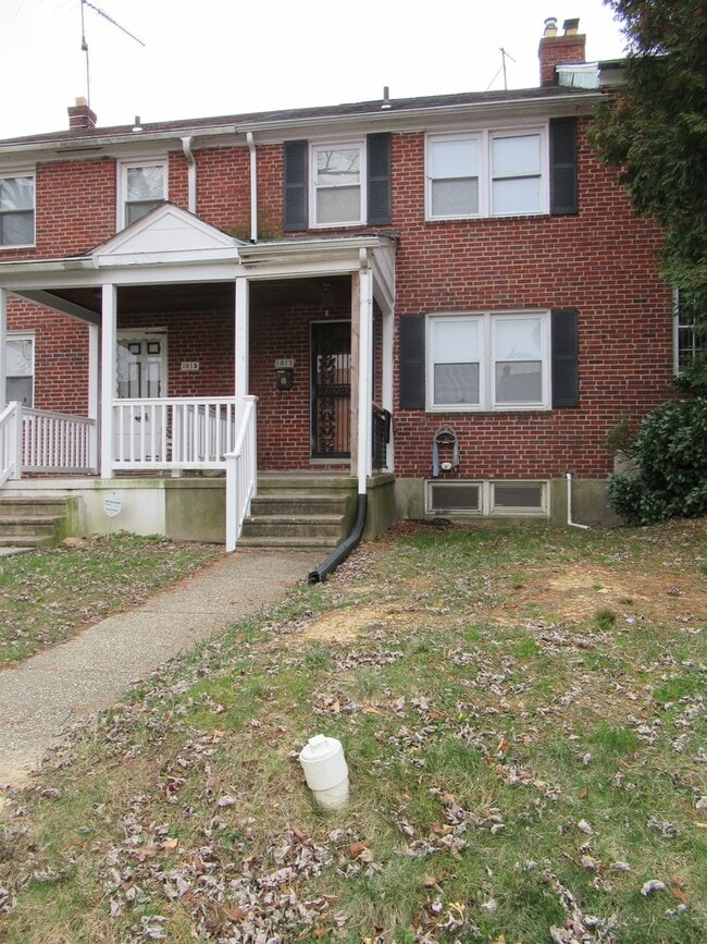 Building Photo - Charming 3 Bedroom/1.5 Bathroom Townhome in Cameron Village, MD!
