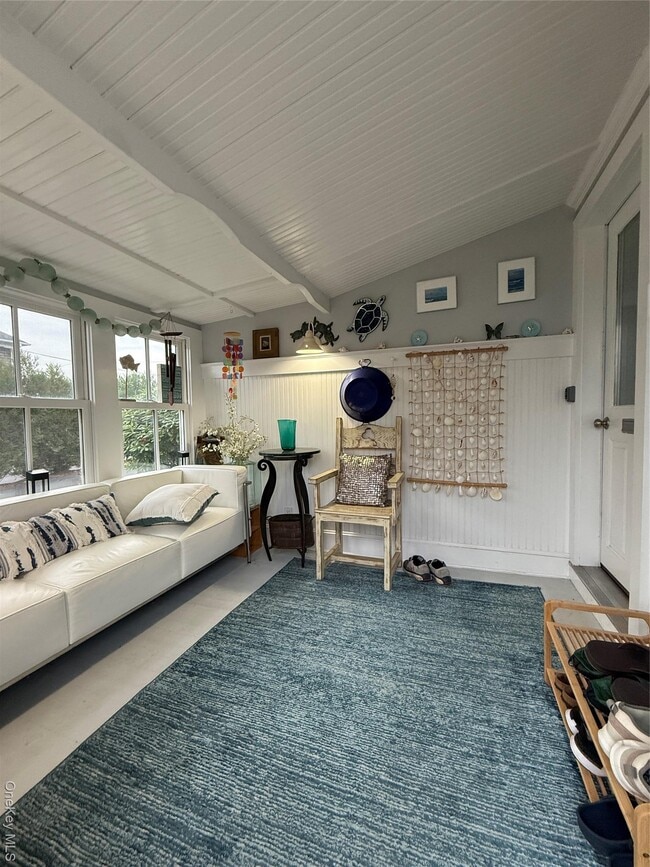 Building Photo - 10 River Ave