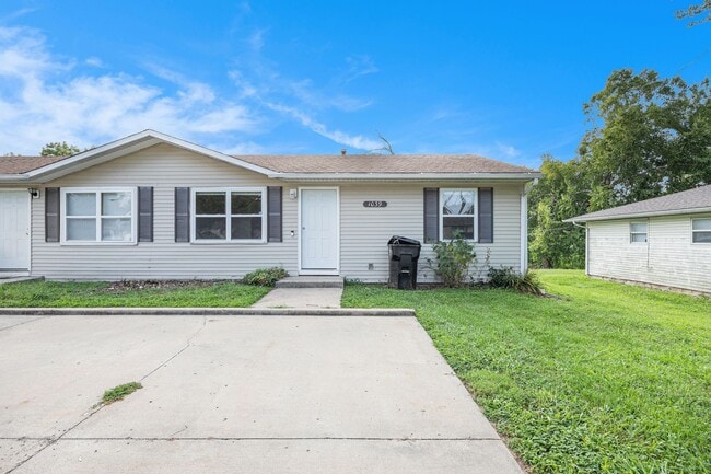 Building Photo - **$0 Application Fee for August!!** Beauti... Rental