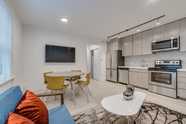 Photo - 1425 Haro St Unit 202