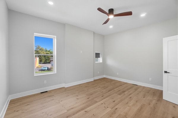 Photo - 571 Hale Ave