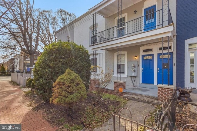 Photo - 1267 Morse St NE