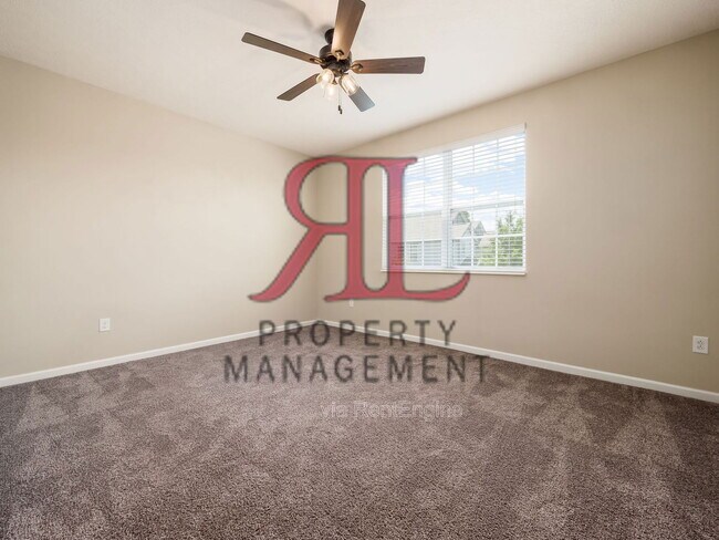 Photo - 719 Wintergreen Wy