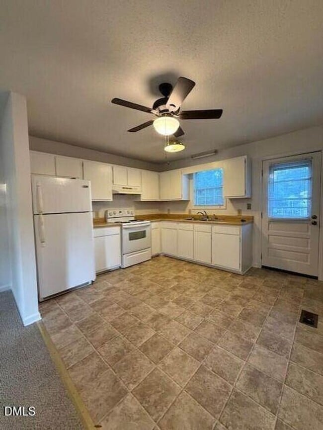 Photo - Adorable 2 bed Duplex in Wake Forest! Close to Downtown!