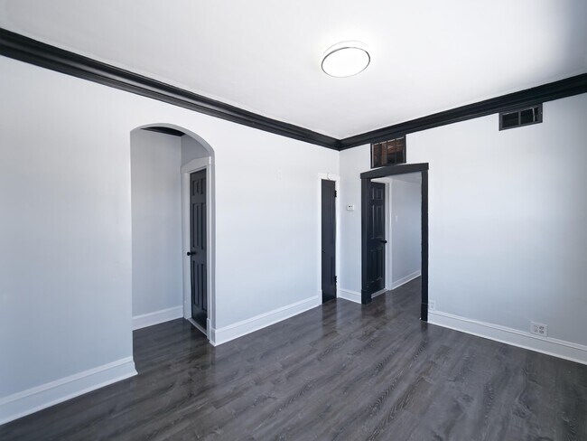 Photo - 5004 W Armitage Ave Unidad 2R